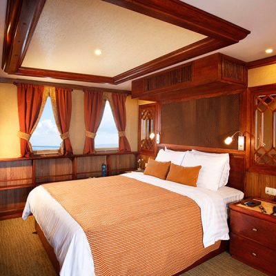 grace-yacht-cabin_albert-deck-master-suites.jpg